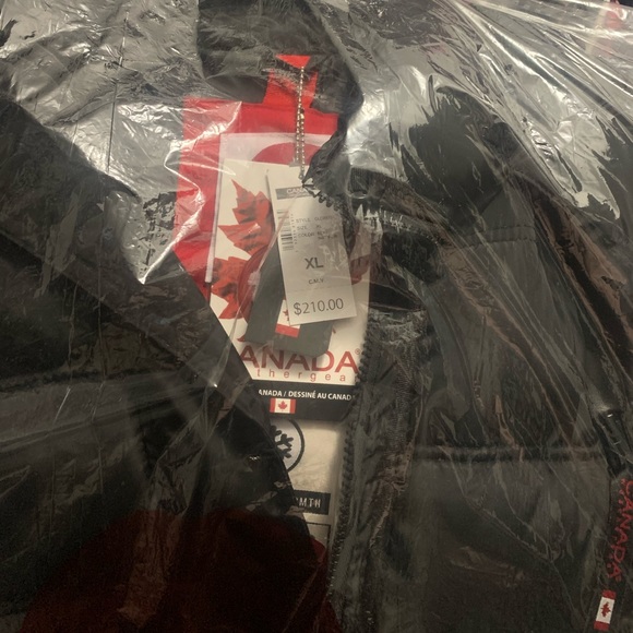 New with tags Canadian Weather Thick Parka Coat - Picture 2 of 3